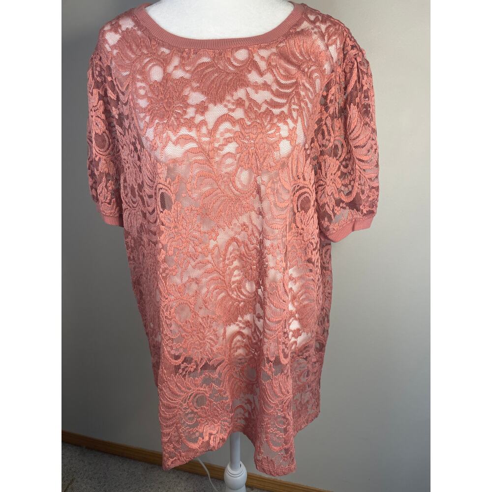 TORRID TOP SHIRT BLOUSE Size 4 Plus size